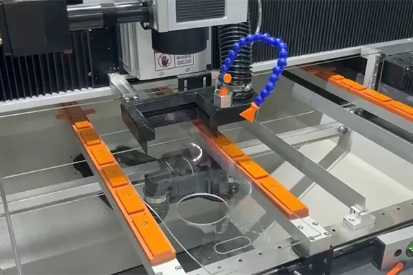 Cutting: Glass